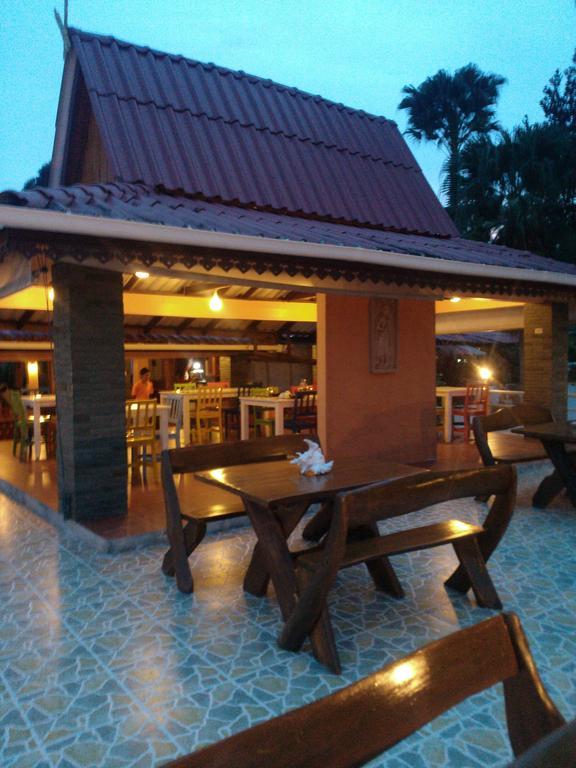 Koh Mook Resort Exterior photo
